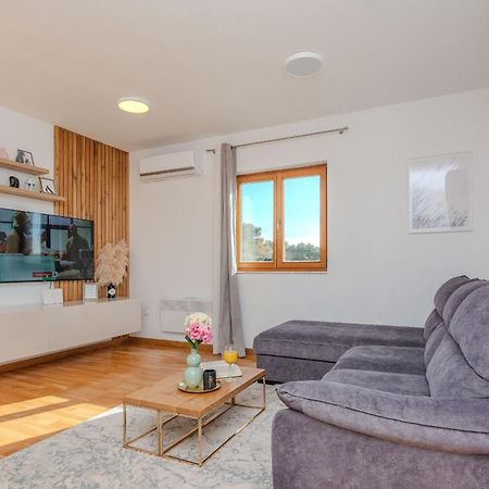 Holiday Home Lucy Pakoštane Dış mekan fotoğraf